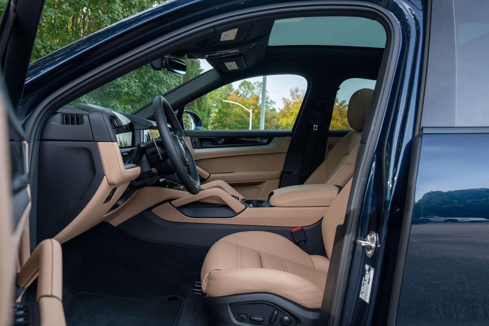 Certified 2026 Porsche Cayenne S AWD/4WD image 24