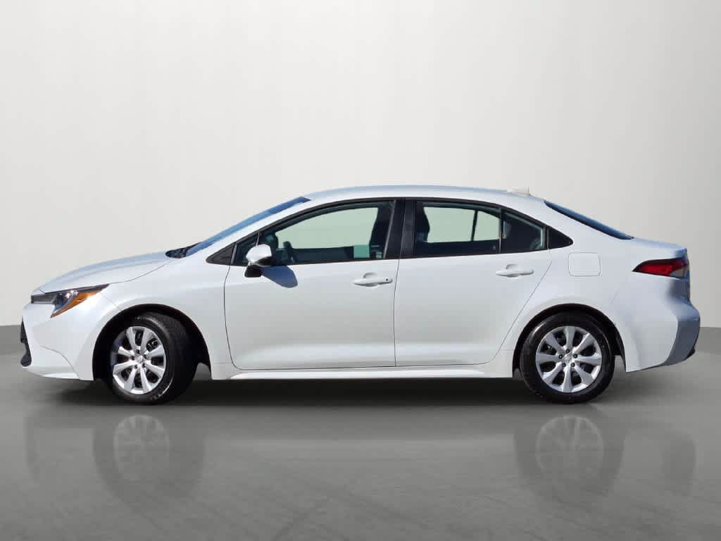 Used 2025 Toyota Corolla LE FWD image 3