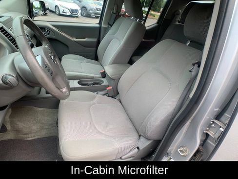 Used 2016 Nissan Frontier SV w/ SV Value Truck Package AWD/4WD image 15