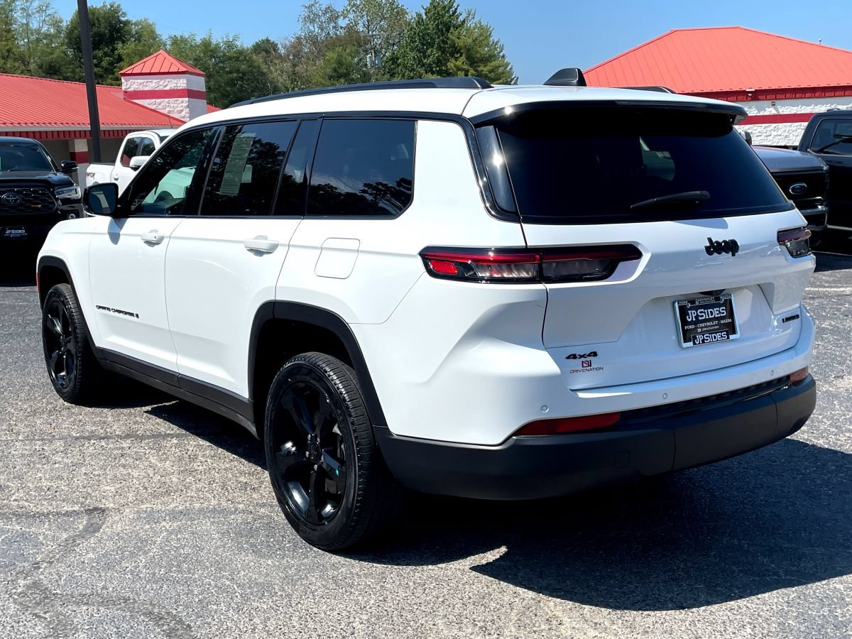 Used 2024 Jeep Grand Cherokee L Limited w/ Black Appearance Package AWD/4WD image 5
