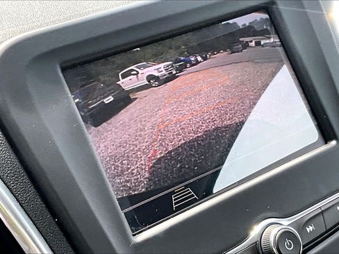 Used 2024 Chevrolet Equinox LS FWD image 23