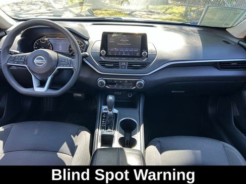 Used 2022 Nissan Altima 2.5 SV image 12