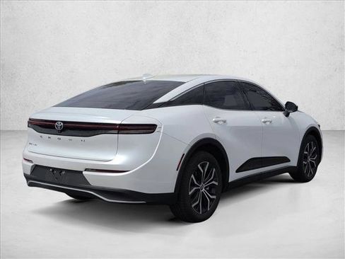 Used 2024 Toyota Crown XLE image 5