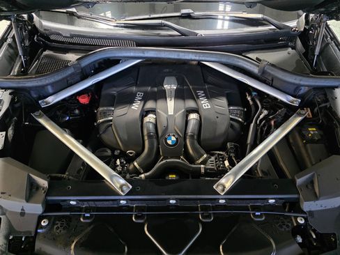 Used 2019 BMW X5 xDrive50i w/ M Sport Package image 57