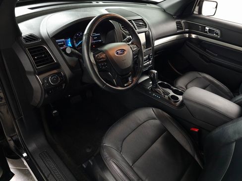 Used 2018 Ford Explorer XLT w/ Equipment Group 202A image 15