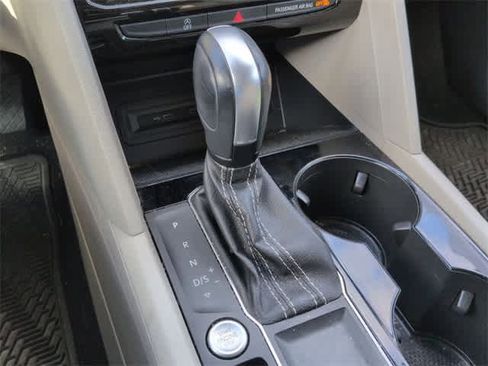 Used 2022 Volkswagen Atlas SE image 31