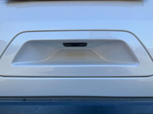 Used 2018 Ford Expedition Platinum image 27