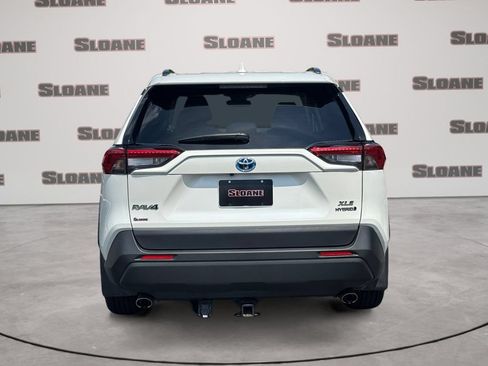 Used 2021 Toyota RAV4 XLE Premium AWD/4WD image 4
