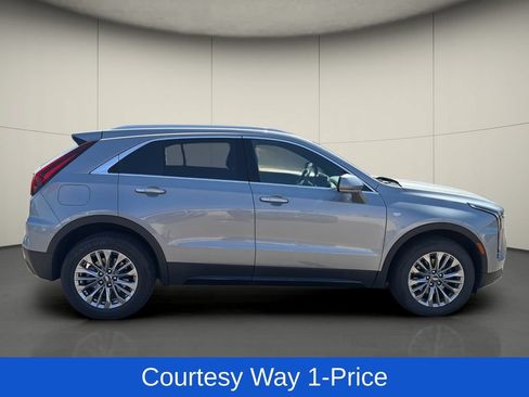 Used 2024 Cadillac XT4 Premium Luxury FWD image 11