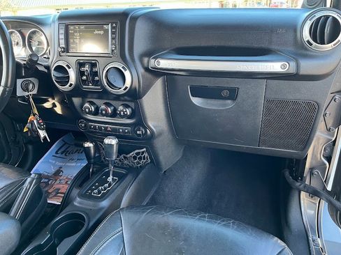 Used 2014 Jeep Wrangler Unlimited Sahara w/ Connectivity Group image 36