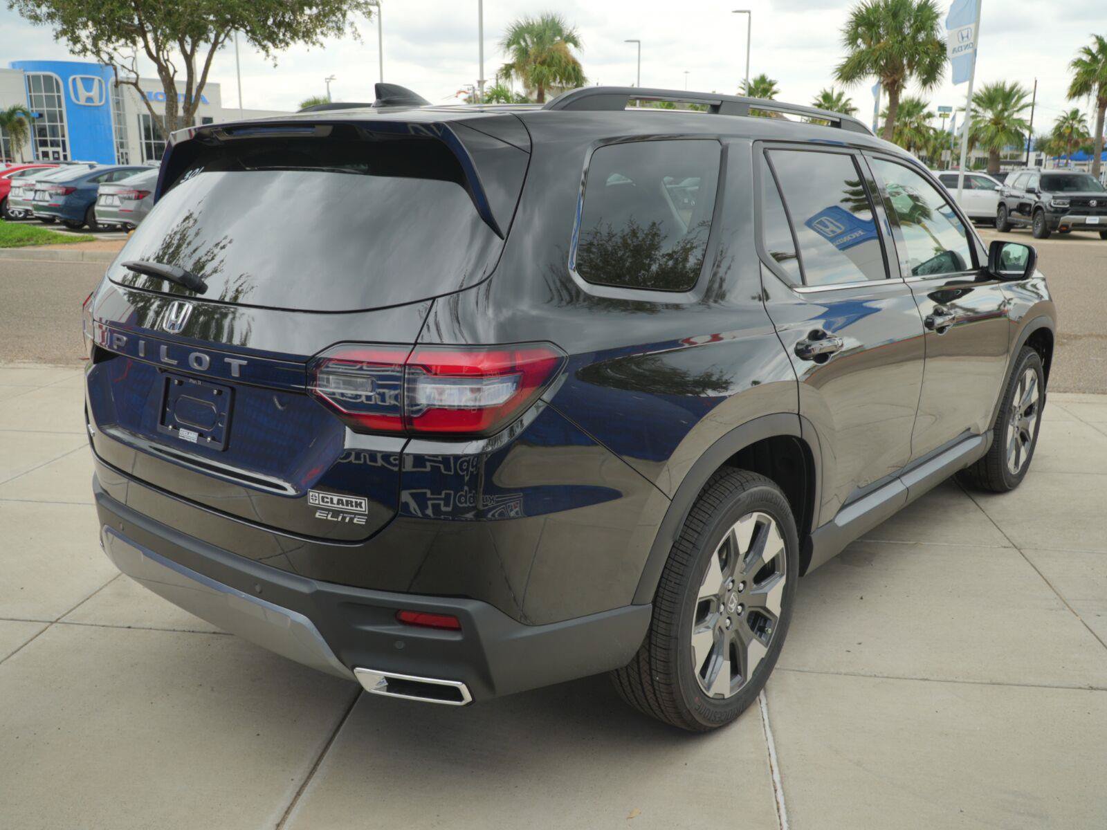 New 2026 Honda Pilot Elite image 5