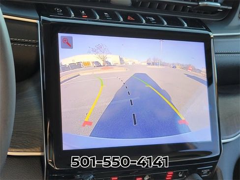 Used 2023 Jeep Grand Cherokee Limited w/ Black Appearance Package image 24