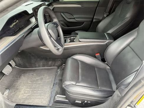 Used 2021 Tesla Model S Plaid image 4