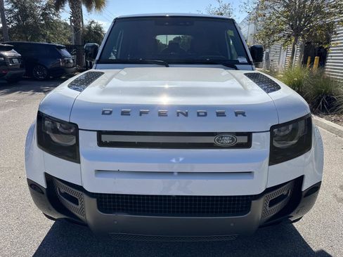 Used 2025 Land Rover Defender 110 X-Dynamic SE image 8