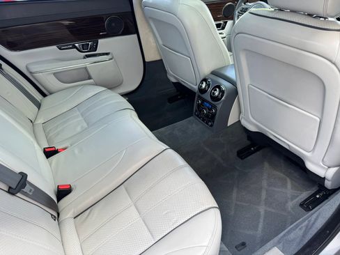 Used 2015 Jaguar XJ L Portfolio RWD image 30
