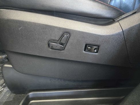 Used 2019 Dodge Grand Caravan GT FWD image 12