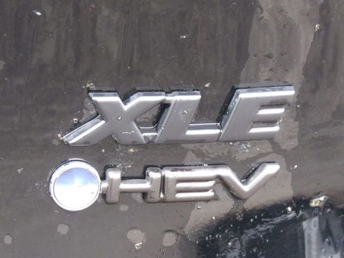 Used 2025 Toyota RAV4 XLE w/ Convenience Package AWD/4WD image 8