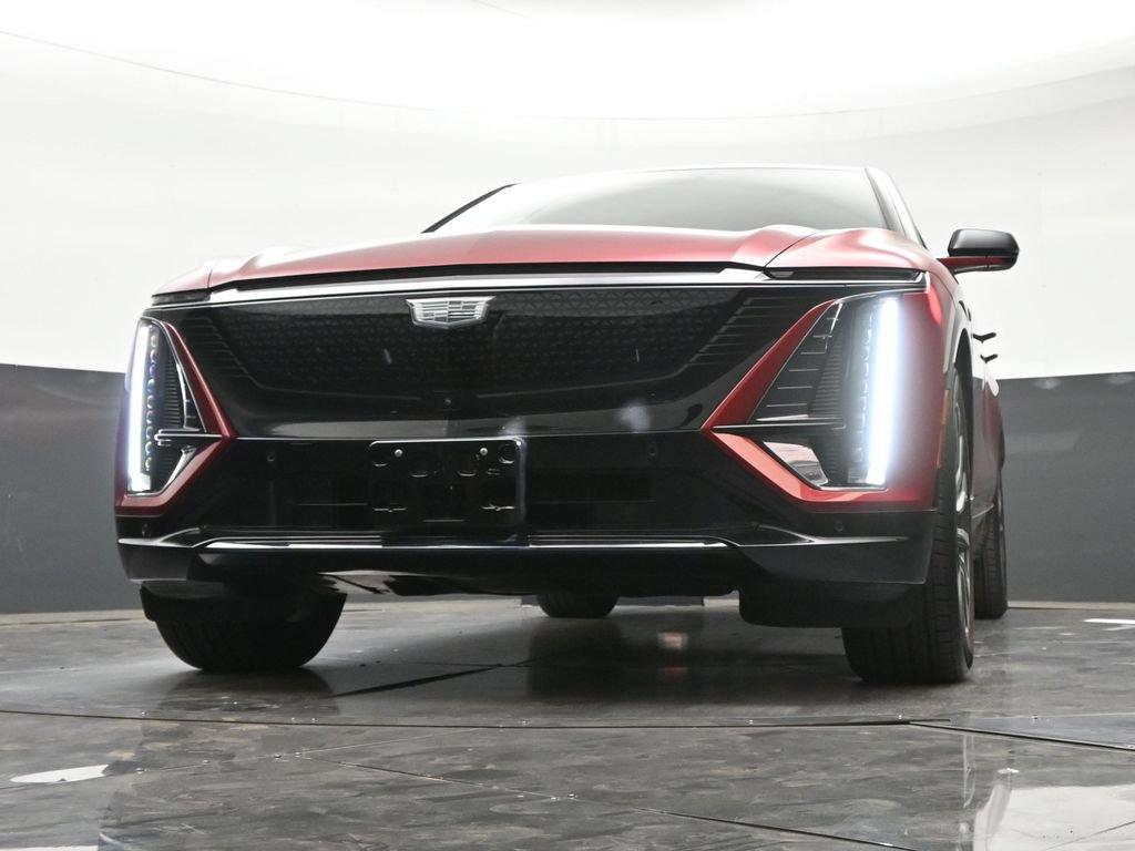 Used 2025 Cadillac Lyriq Sport AWD/4WD image 31