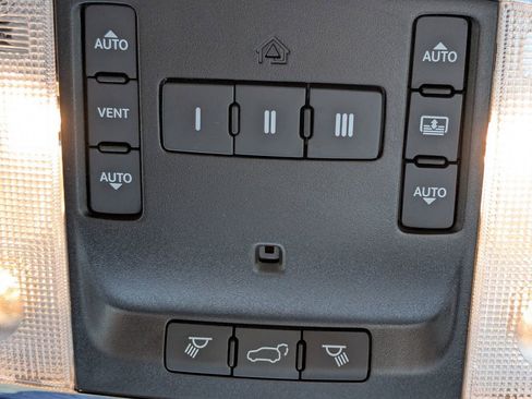 Used 2020 Jeep Grand Cherokee Overland AWD/4WD image 26