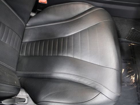 Used 2019 Mercedes-Benz S 560 Sedan image 25