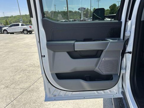 New 2025 Ford F250 XLT w/ Black Appearance Package image 21