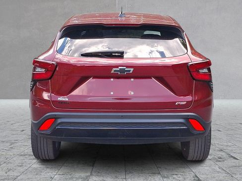 Used 2024 Chevrolet Trax RS w/ Driver Confidence Package FWD image 5