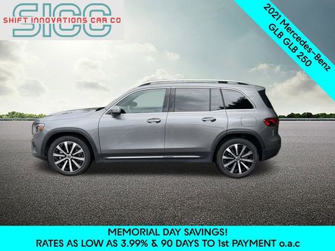 Used 2021 Mercedes-Benz GLB 250 4MATIC image 3