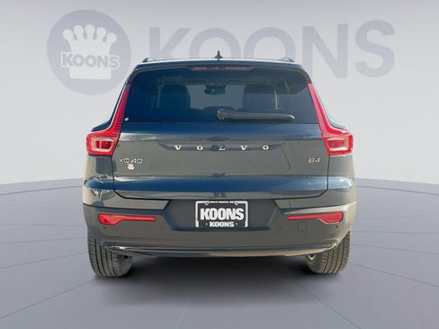 New 2026 Volvo XC40 B4 Plus w/ Protection Package Premier image 5