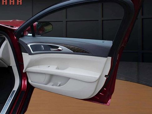 Used 2017 Lincoln MKZ Reserve image 23