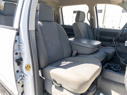 Used 2006 Dodge Ram 2500 Truck SLT w/ Light Group image 32