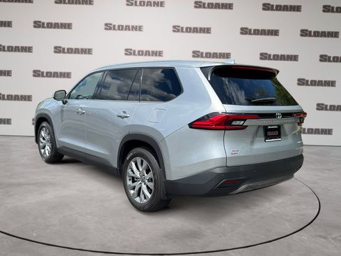 Used 2024 Toyota Grand Highlander AWD image 3