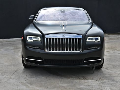 Used 2018 Rolls-Royce Wraith image 2