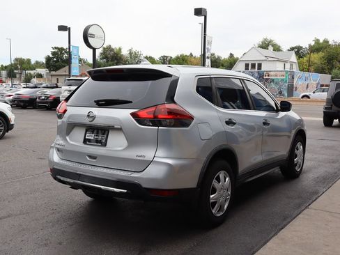 Used 2018 Nissan Rogue S AWD/4WD image 5