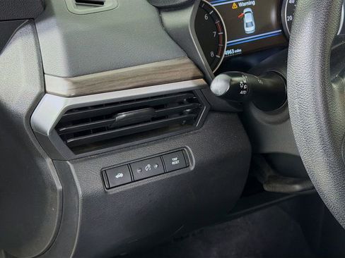 Used 2024 Nissan Altima 2.5 SV image 12