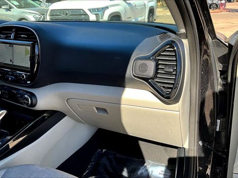 Certified 2023 Kia Soul EX image 18