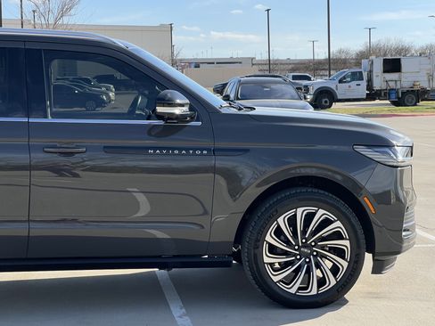 Certified 2025 Lincoln Navigator L Black Label image 12