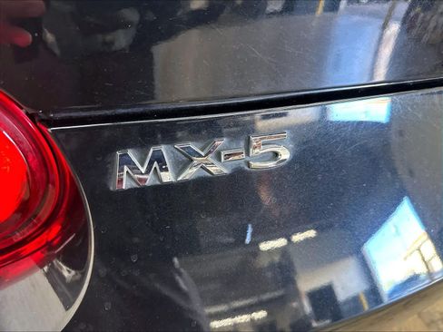 Used 2022 MAZDA MX-5 Miata Grand Touring w/ Weather Package RWD image 11