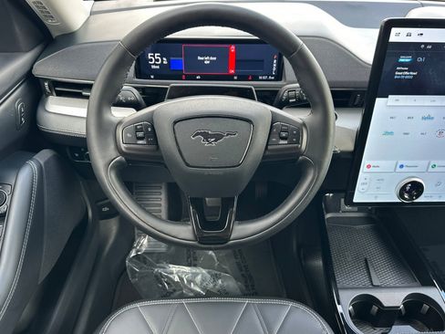 Used 2023 Ford Mustang Mach-E Select image 18