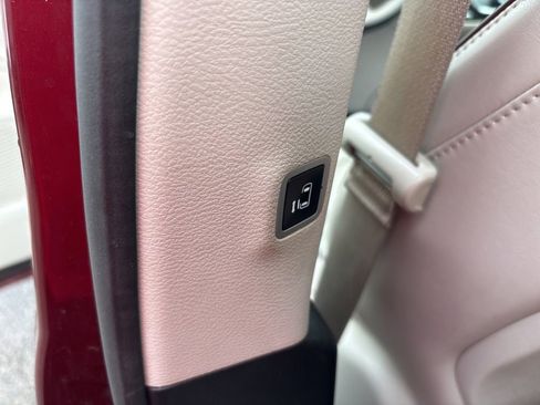 Used 2020 Chrysler Pacifica Limited FWD image 17