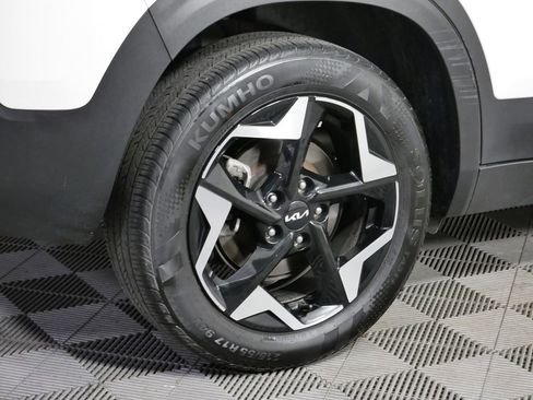 Certified 2024 Kia Seltos EX AWD/4WD image 13