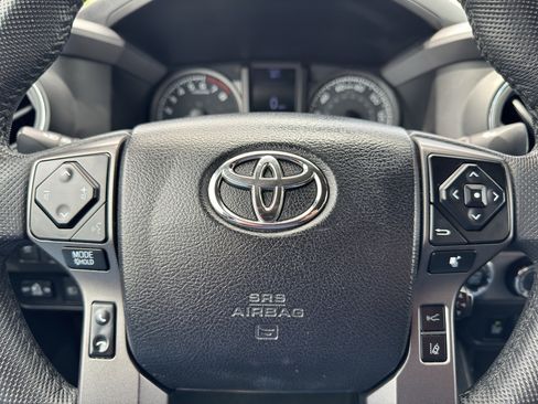Used 2021 Toyota Tacoma TRD Sport w/ TRD Premium Sport Package AWD/4WD image 15