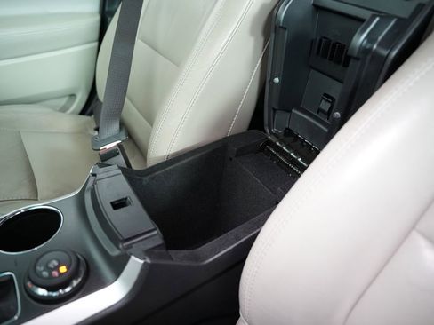 Used 2013 Ford Explorer XLT image 31