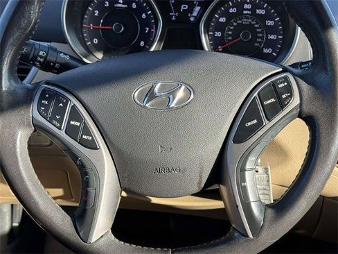 Used 2013 Hyundai Elantra Limited image 19