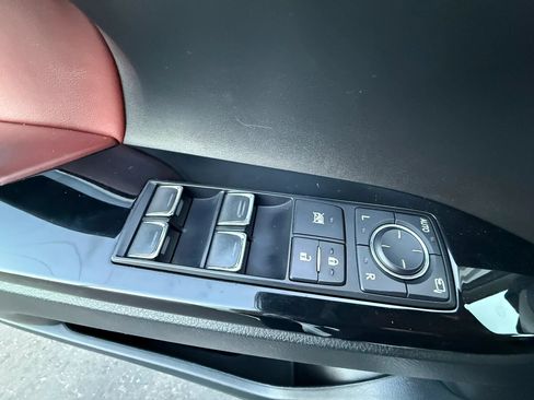 Used 2017 Lexus LX 570 4WD image 32