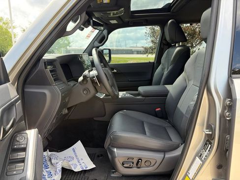 Used 2025 Lexus GX 550 w/ Accessory Package (CT) AWD/4WD image 52