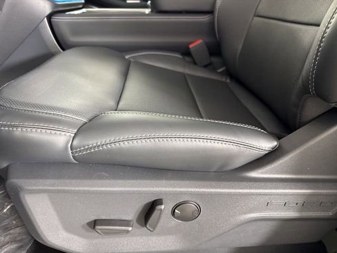 New 2025 Ford Expedition Max Platinum w/ Stealth Appearance Package image 15