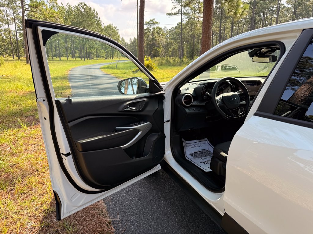 New 2026 Chevrolet Trax RS FWD image 12