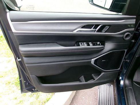New 2026 Jeep Grand Wagoneer Limited AWD/4WD image 5