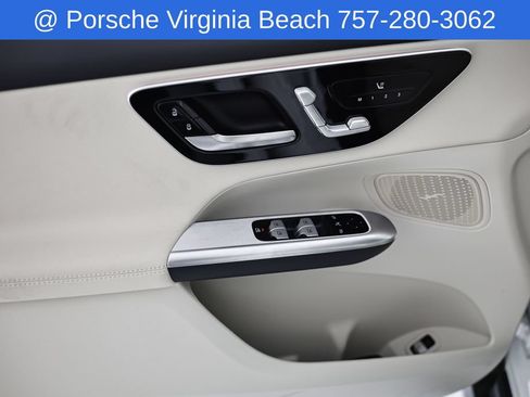 Used 2025 Mercedes-Benz GLC 300 4MATIC image 21