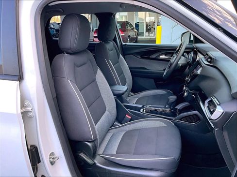 Used 2023 Chevrolet TrailBlazer LT w/ Convenience Package image 11